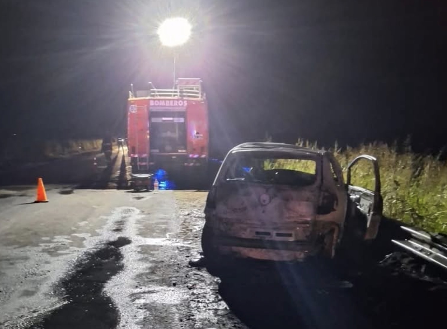 Siniestro vial en Ruta 39: un auto se incendió tras chocar contra el guardarraíl