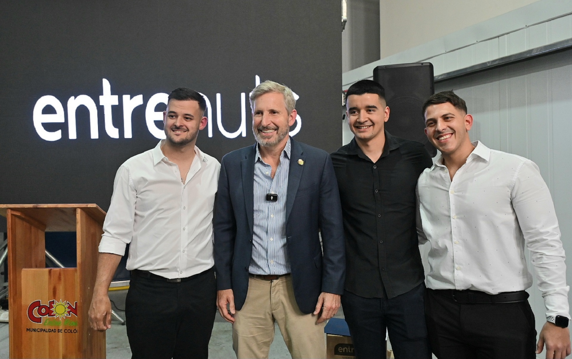 El Gobernador acompañó la inauguración de una fábrica