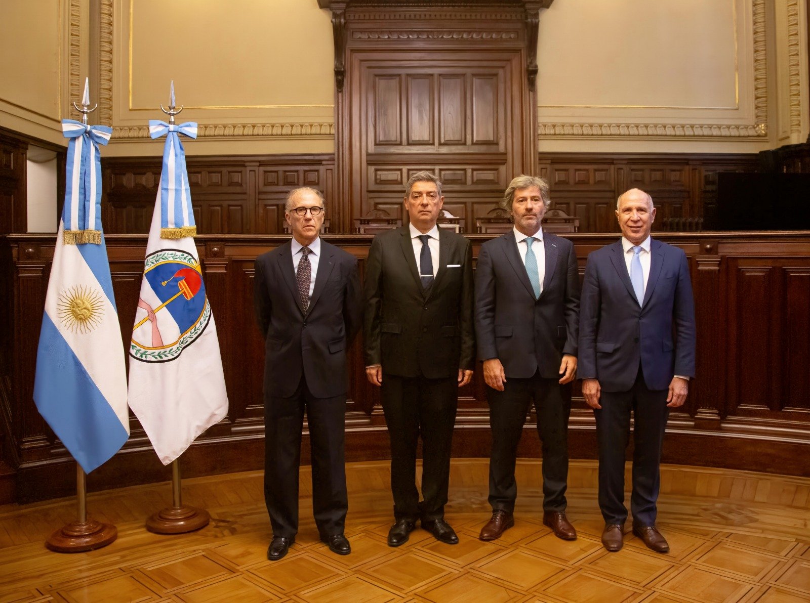 Mahiques se reunió con la Corte Suprema