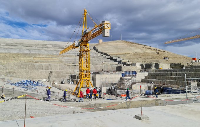 Reactivan la construcción de la represa "Jorge Cepernic"