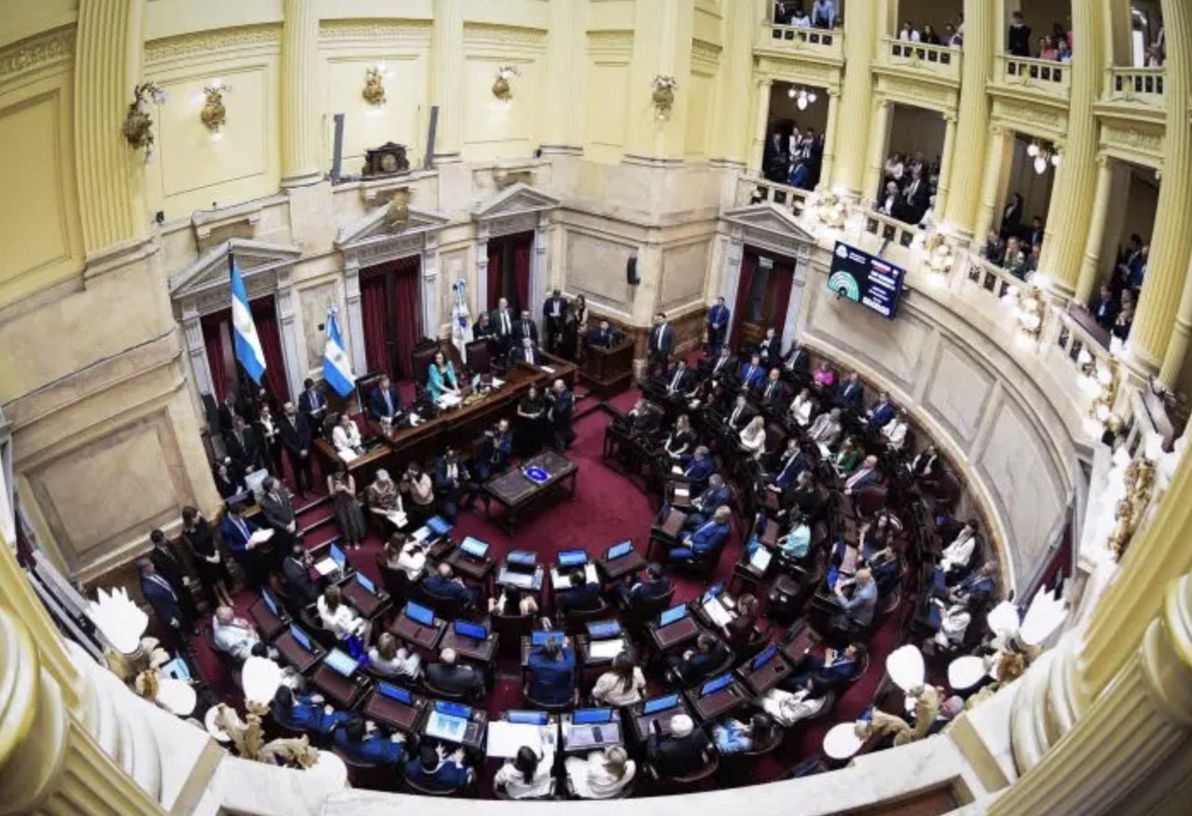 Gobierno intenta aprobar su primer presupuesto