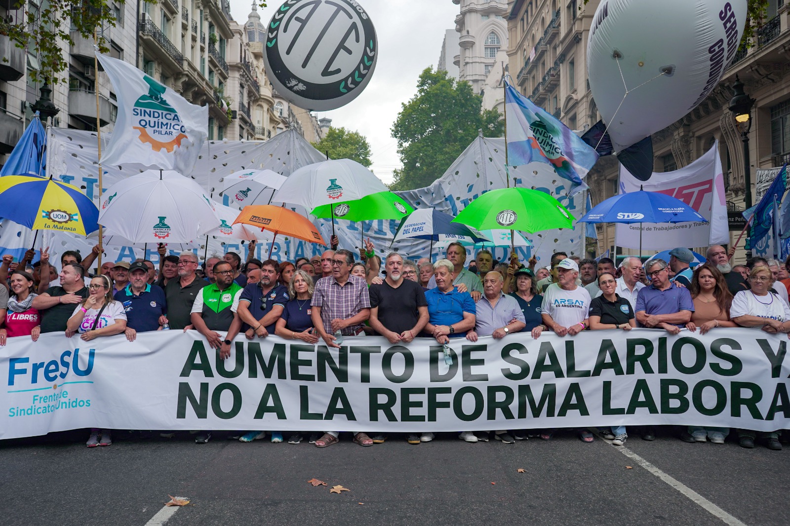 El Frente de Sindicatos Unidos convocó a una marcha al Congreso