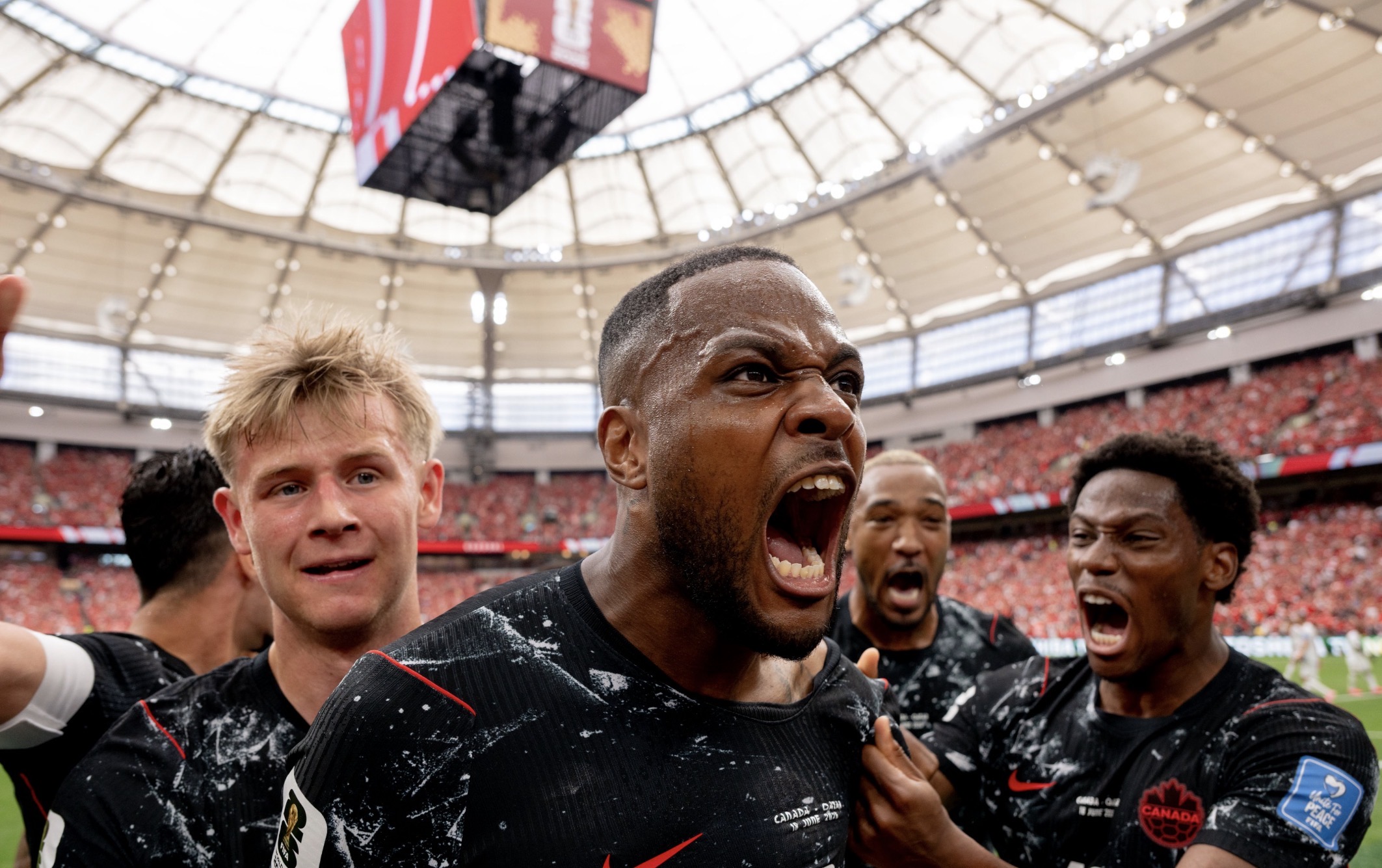 Canadá aplastó a Qatar 