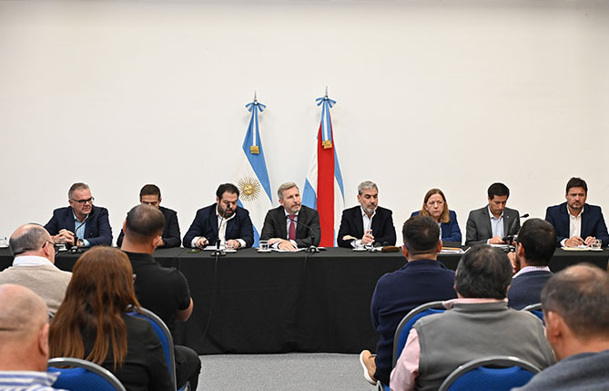 El Gobernador recibió a presidentes comunales y propuso revisar la Ley de comuna