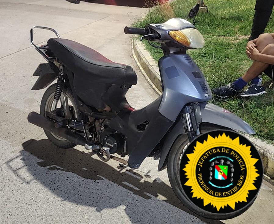 La Policía recupera moto robada en manos de un menor