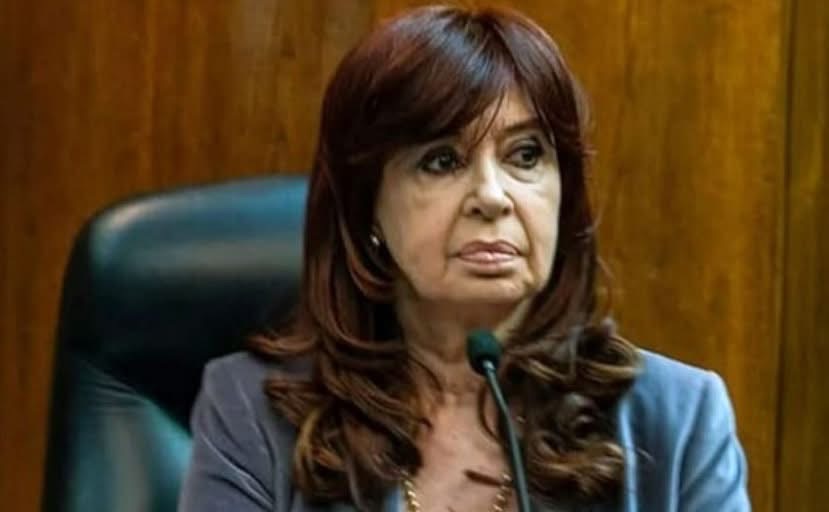 CFK deberá declarar presencialmente en el juicio por la causa Cuadernos
