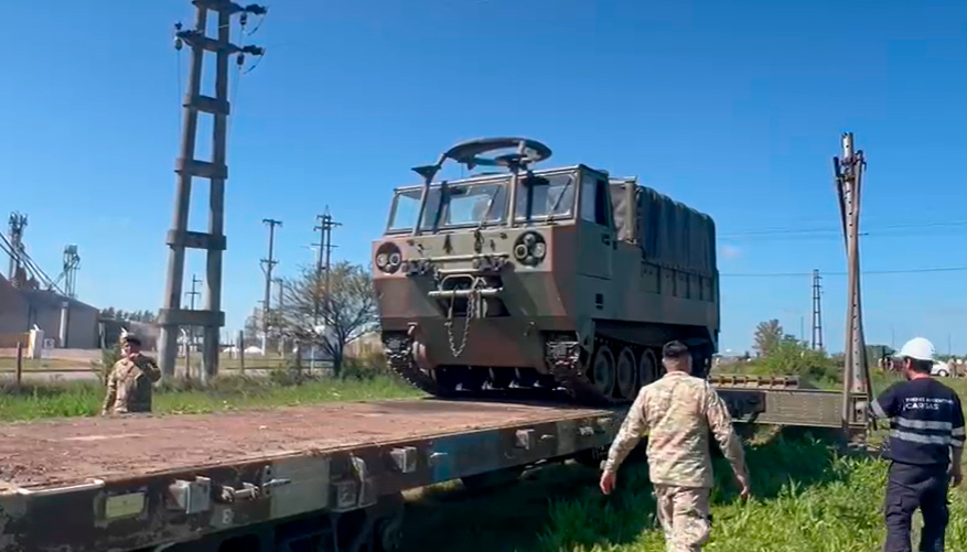 El Ejército Argentino cargó material militar en la Estación Basavilbaso