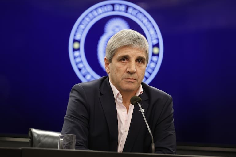 Caputo explicó el dato de inflación de febrero