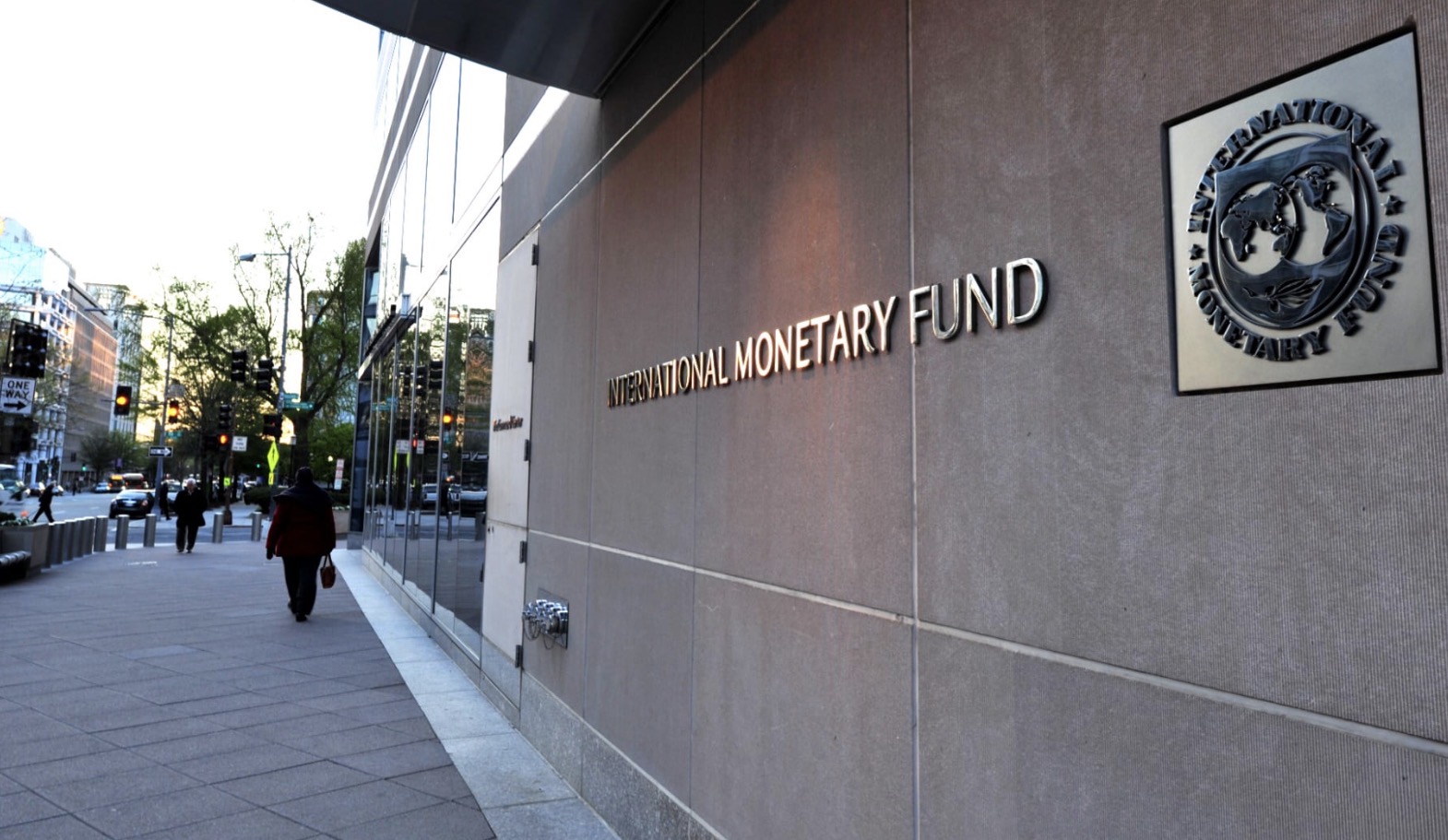 El FMI aprobó revisión de acuerdo con Argentina