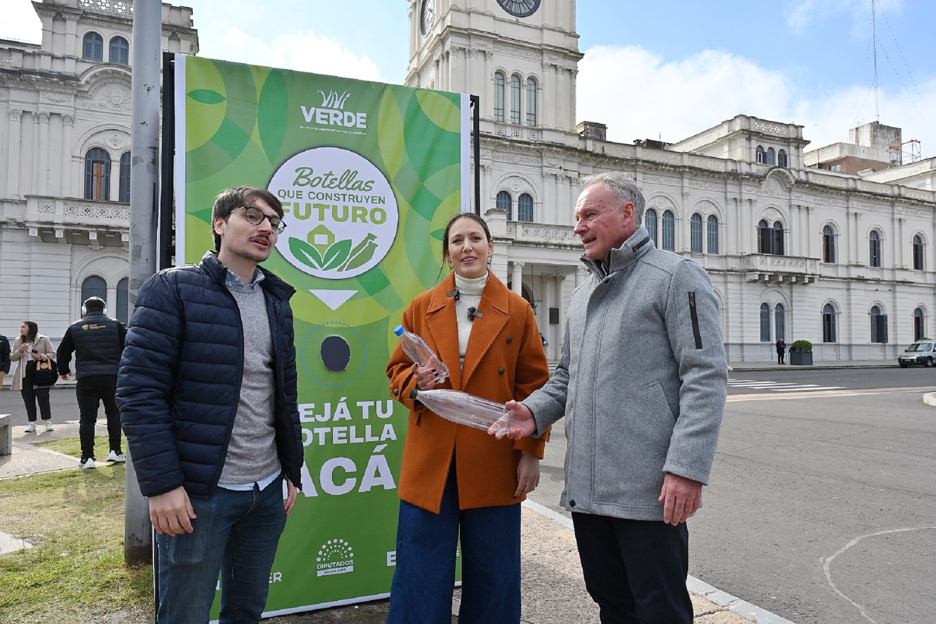Entre Ríos lanza la primera campaña para construir aulas con botellas PET 