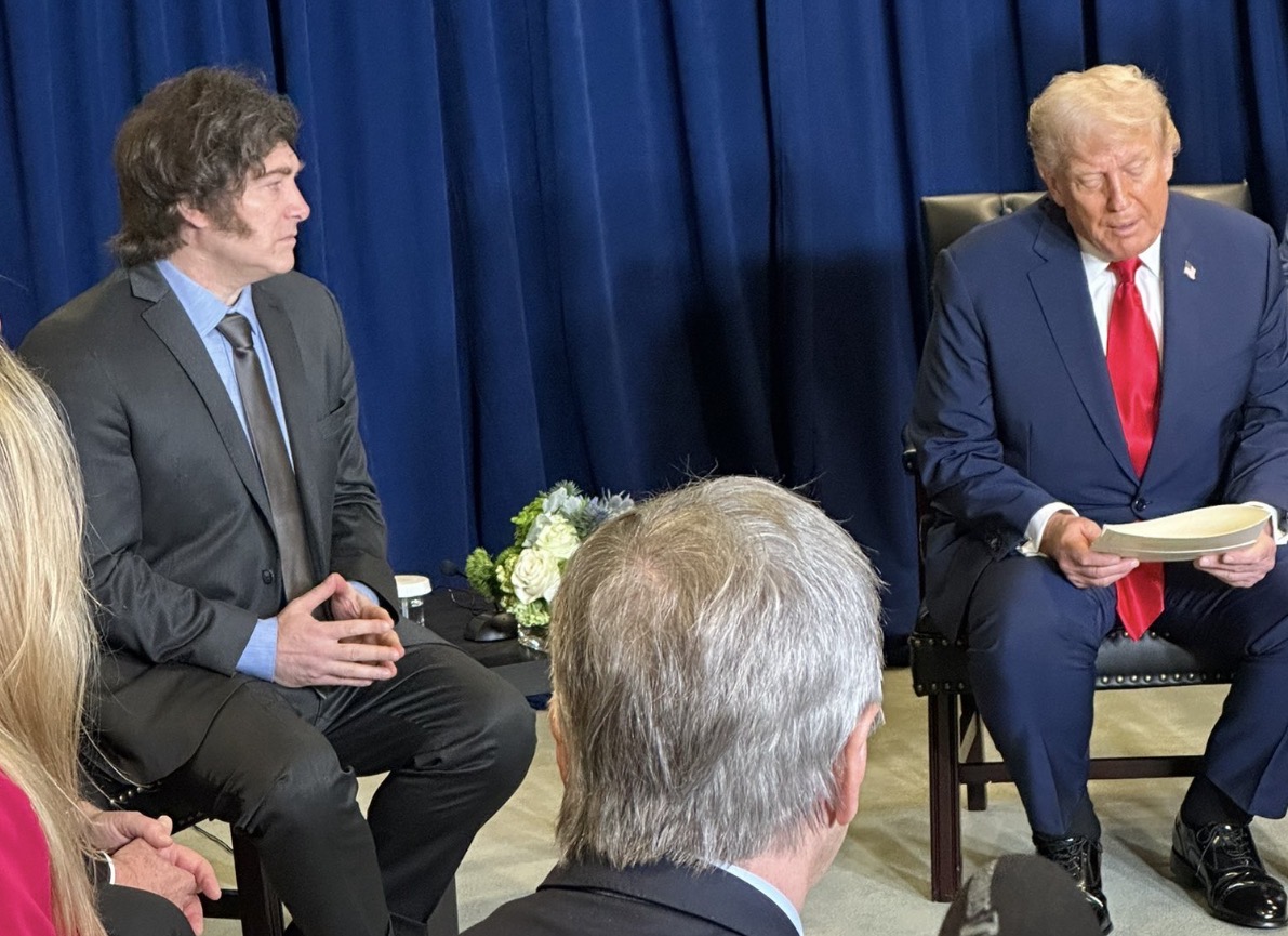 Trump anticipó a Mile un posible auxilio financiero de Estados Unidos