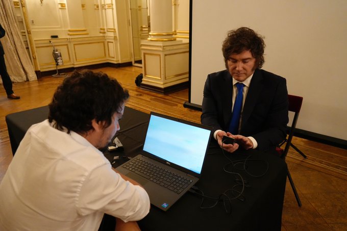 Presentaron el nuevo DNI electrónico y actualización del pasaporte