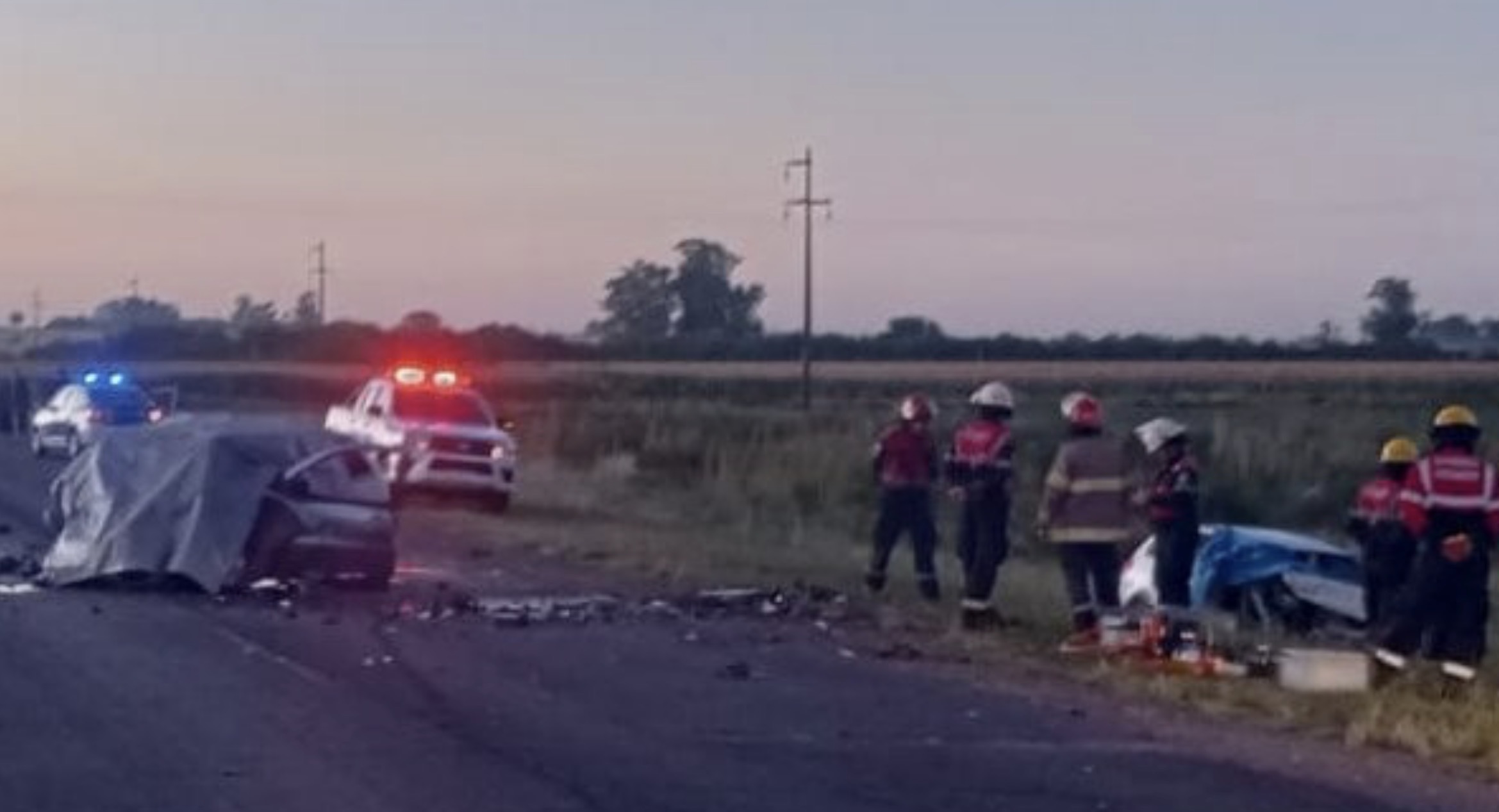 R 20: por choque frontal tres personas murieron y dos jóvenes luchan por su vida