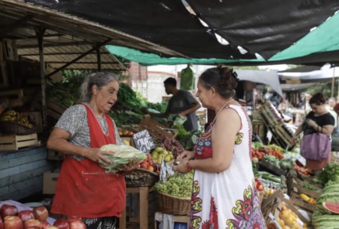 Ferias y mercados: la economía que crece desde abajo
