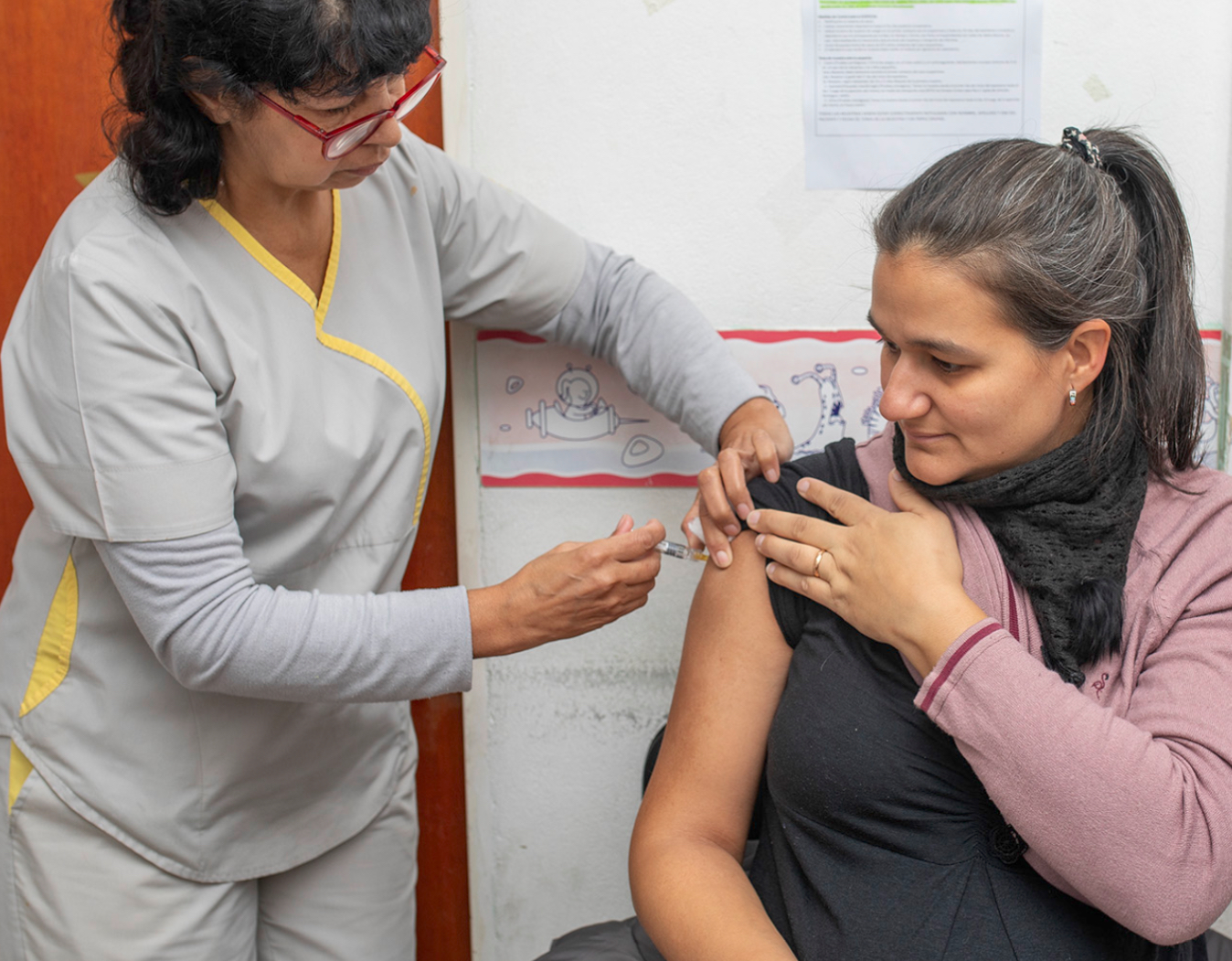 Extienden por todo el mes la vacunación contra el Virus Sincicial Respiratorio