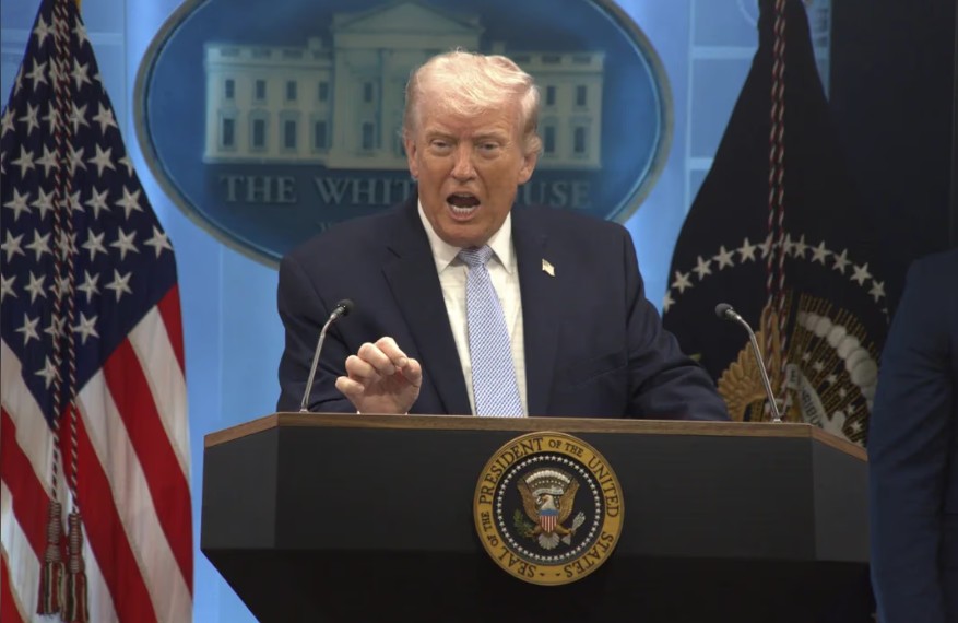 Aseguran que Trump evalúa quitar el apoyo al Reino Unido por Malvinas