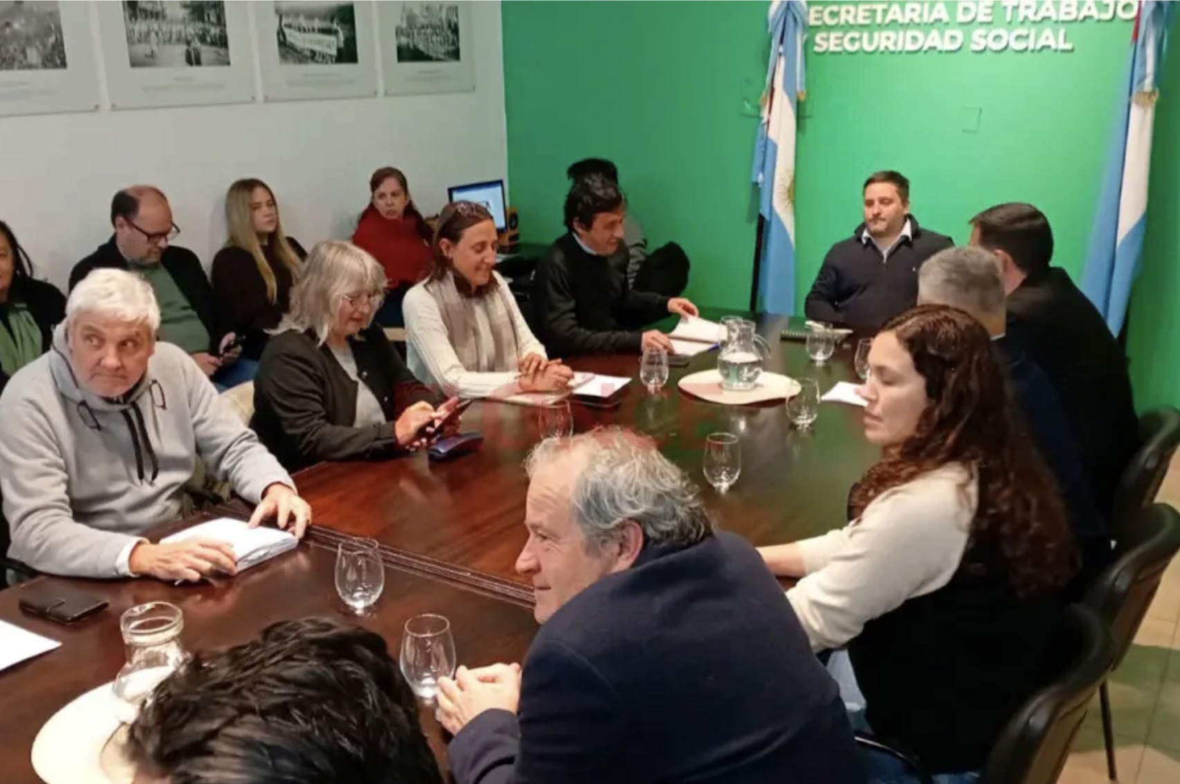 El Gobierno aseguró mejora de la oferta salarial, pero los gremios la rechazaron