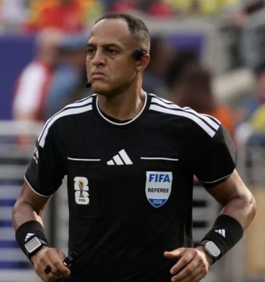 Un árbitro estadounidense dirigirá la semifinal entre Argentina e Inglaterra