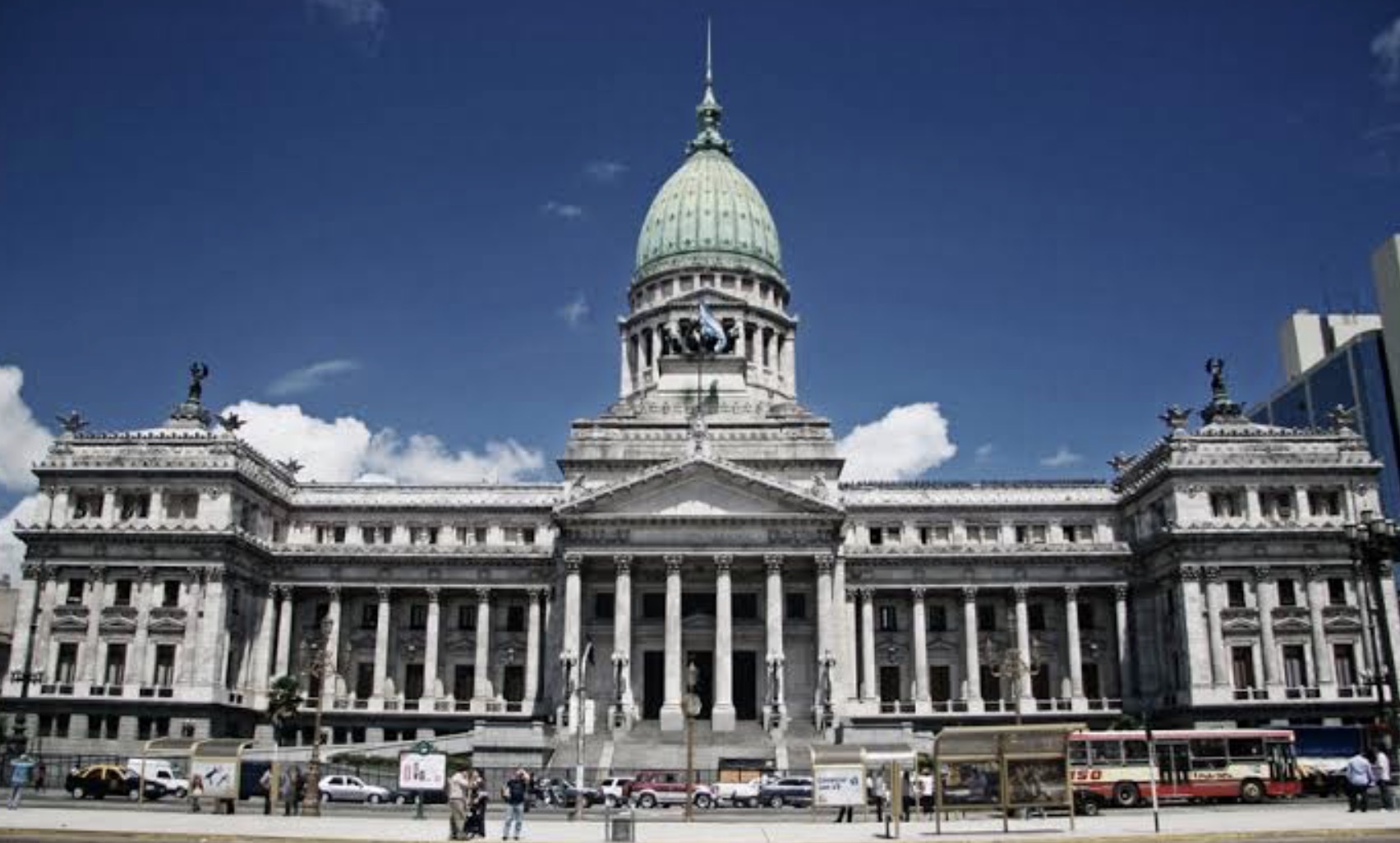 Eliminarán polémico artículo de licencias por enfermedad de la reforma laboral