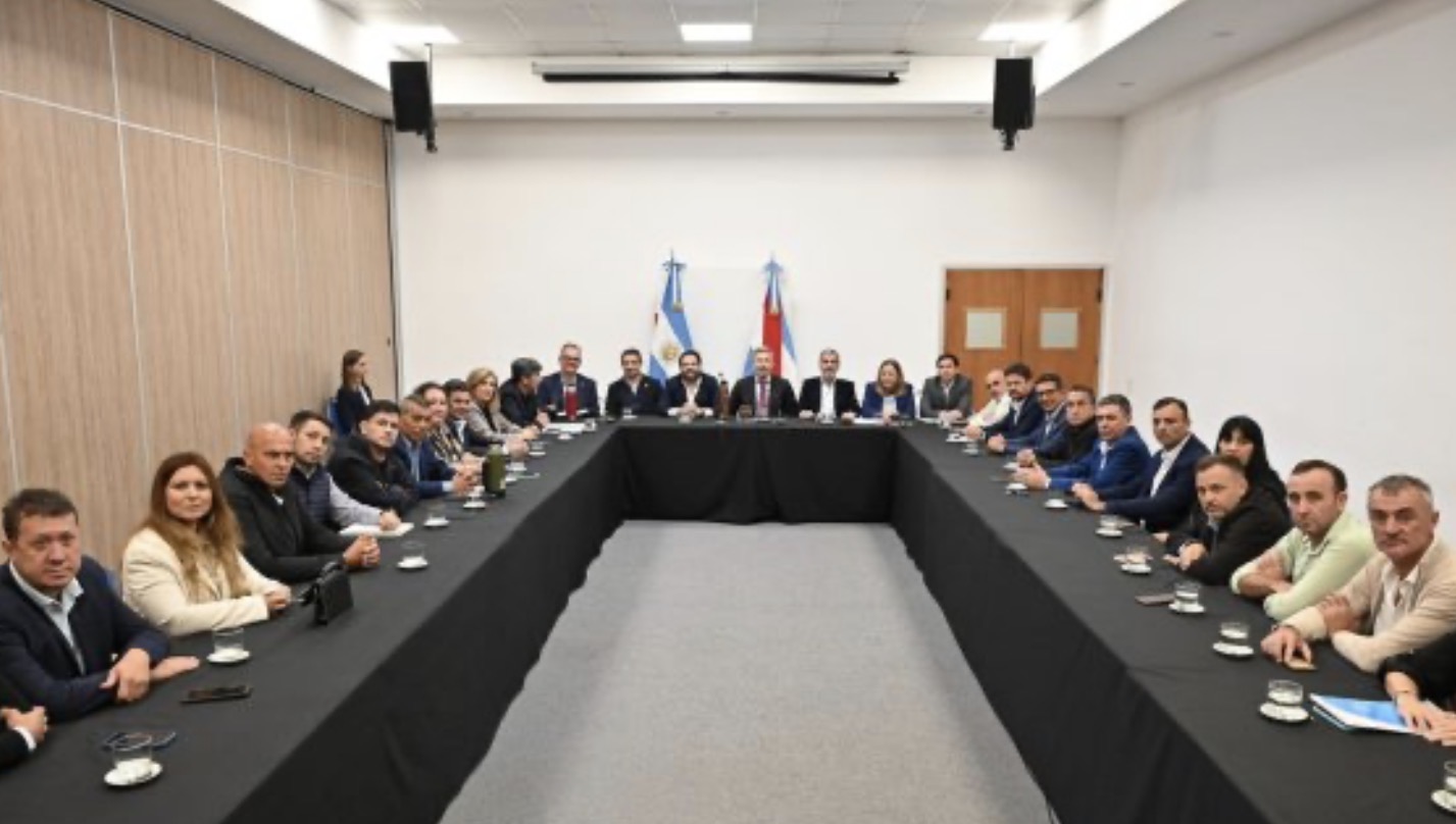 Intendentes justicialistas reclamaron a Frigerio recursos y ayuda social