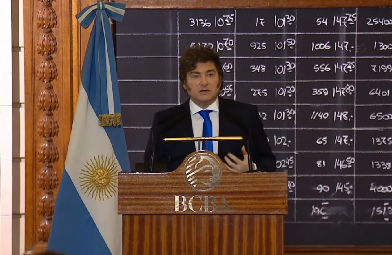 Javier Milei confirmó que vetará la ley de aumento a jubilados