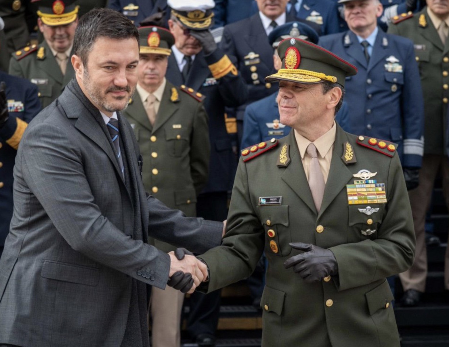 Un militar al frente de Defensa
