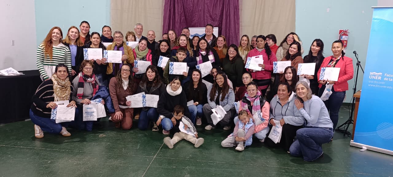 Villa Mantero: entregaron certificados a participantes de capacitaciones