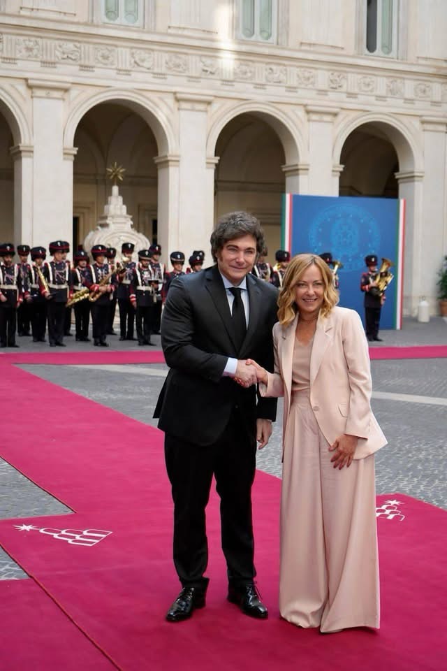 Milei y Meloni presidieron la firma de un acuerdo entre YPF y ENI