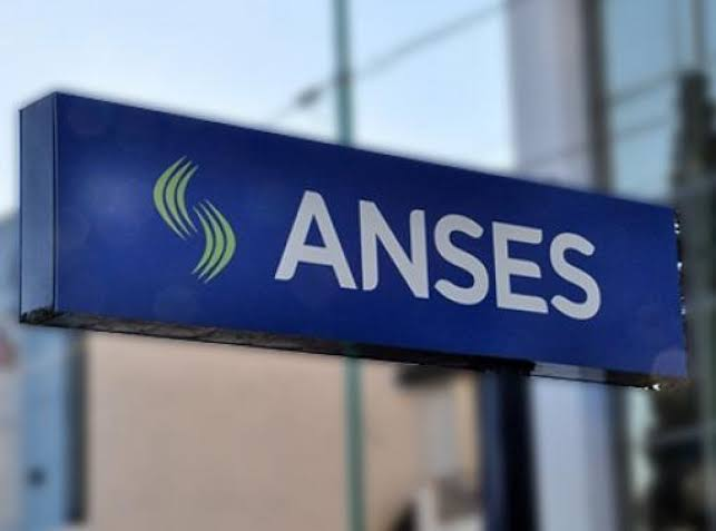 AUH y asignaciones: los nuevos montos para noviembre