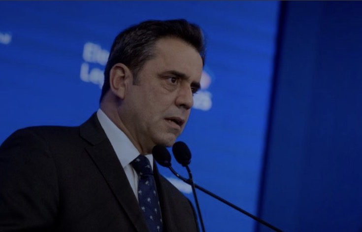 Renunció el Ministro del Interior, Lisandro Catalán
