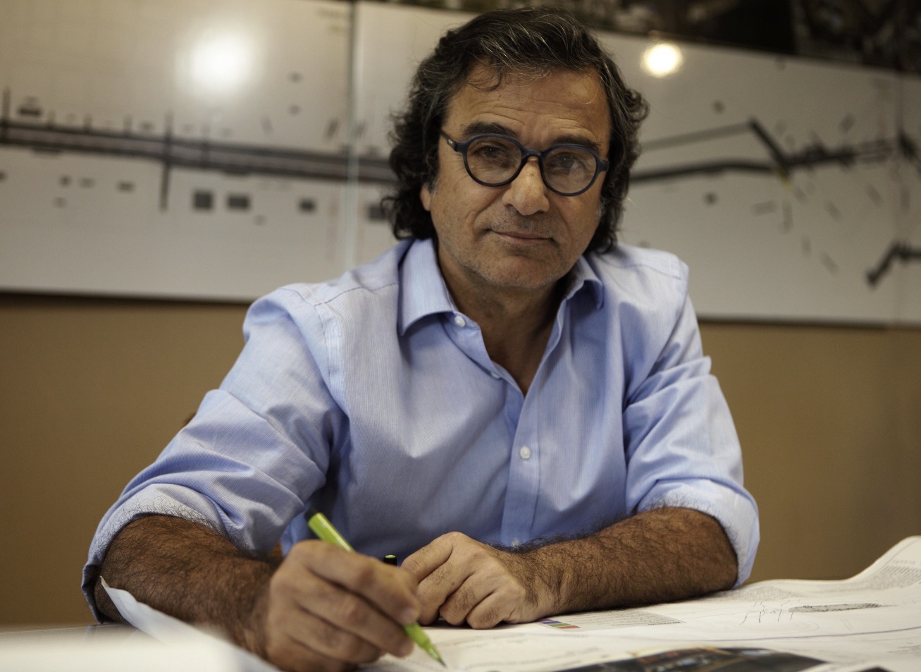 Desplazan a funcionario que omitió declarar departamentos y sociedades en EEUU