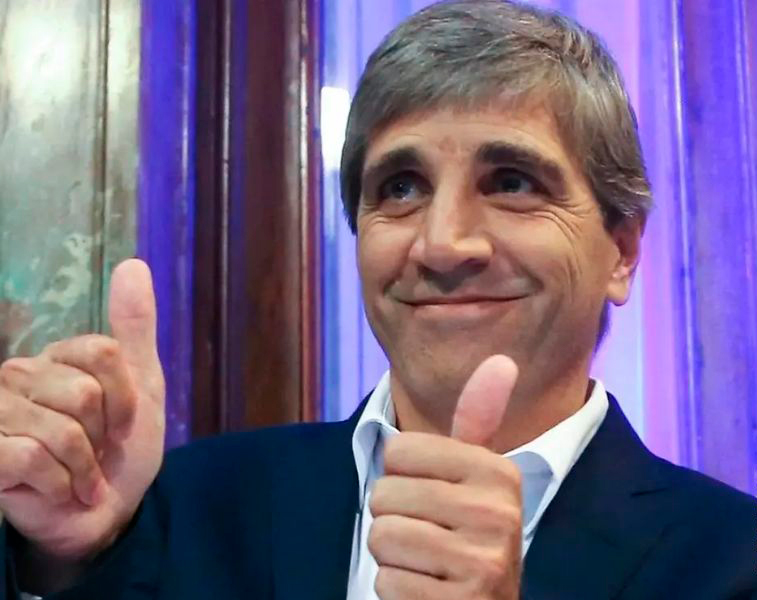Luis Caputo anunció una nueva baja en las retenciones