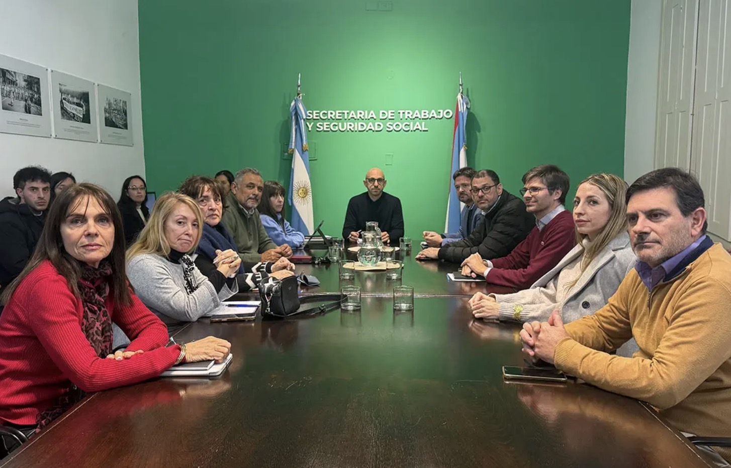 Gobierno y gremios estatales vuelven a negociar la pauta salarial