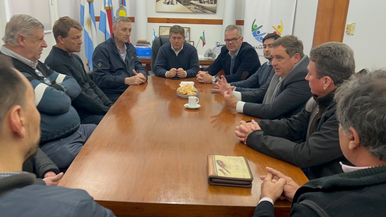 Besel recibió autoridades provinciales y representantes de comunas de la región
