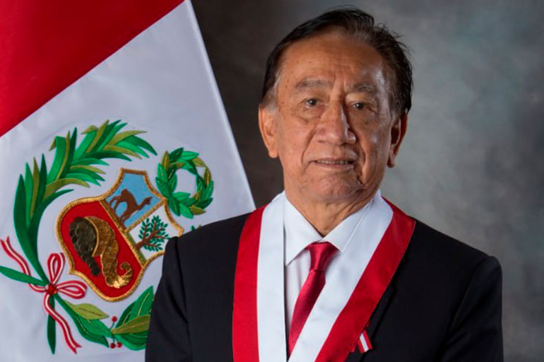 José María Balcázar asume la presidencia de Perú tras voto del Congreso