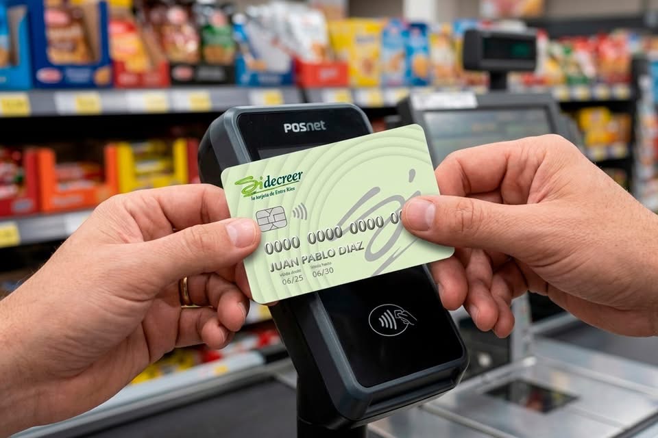 Recambian los plásticos de las Tarjetas Sociales