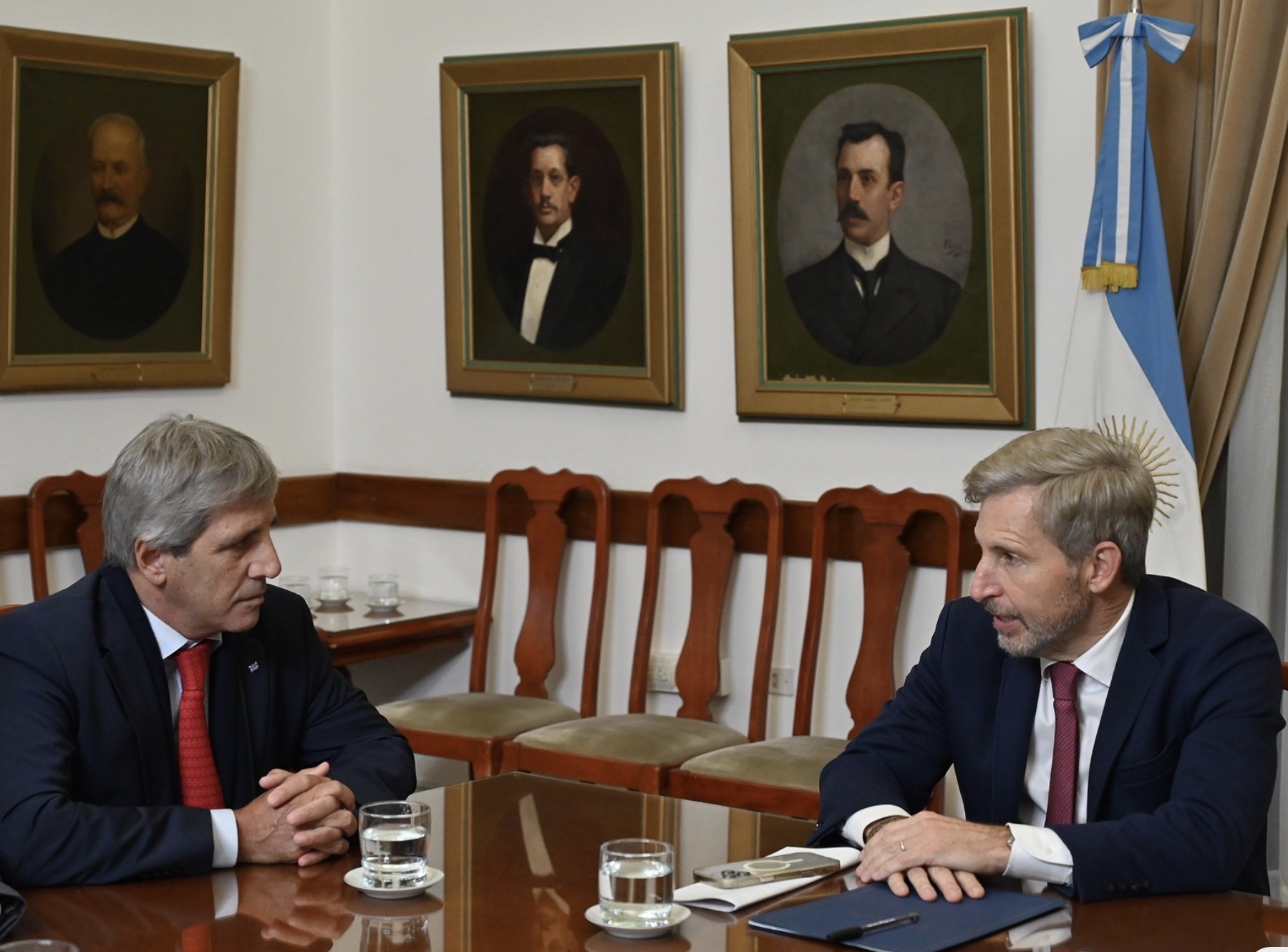 El Gobernador encabezó un encuentro entre Caputo y empresarios entrerrianos