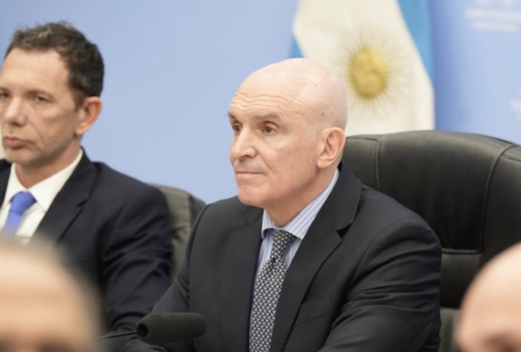 La oposición va por remoción de Espert