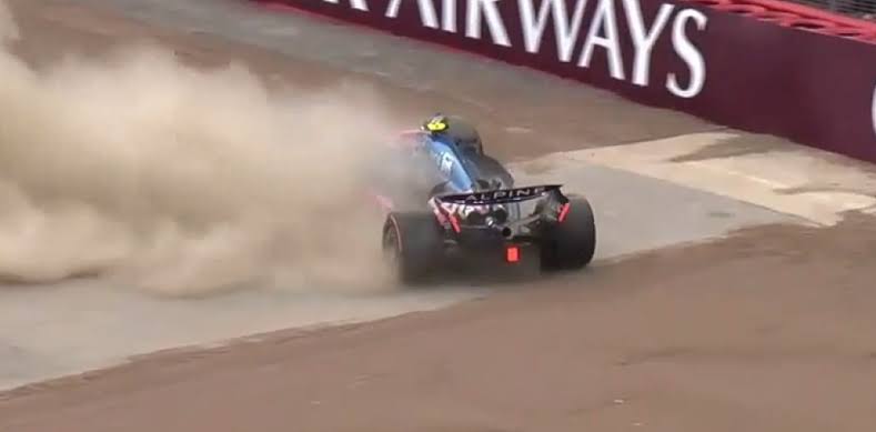 Colapinto sufrió un fuerte despiste en Silverstone y largará desde el fondo