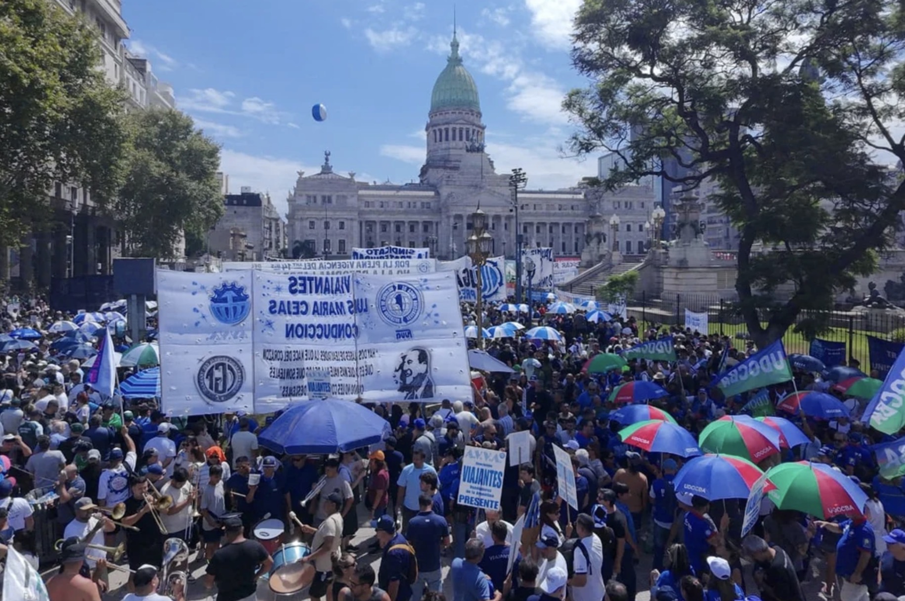 La CGT y las CTA marcharon contra la reforma laboral 