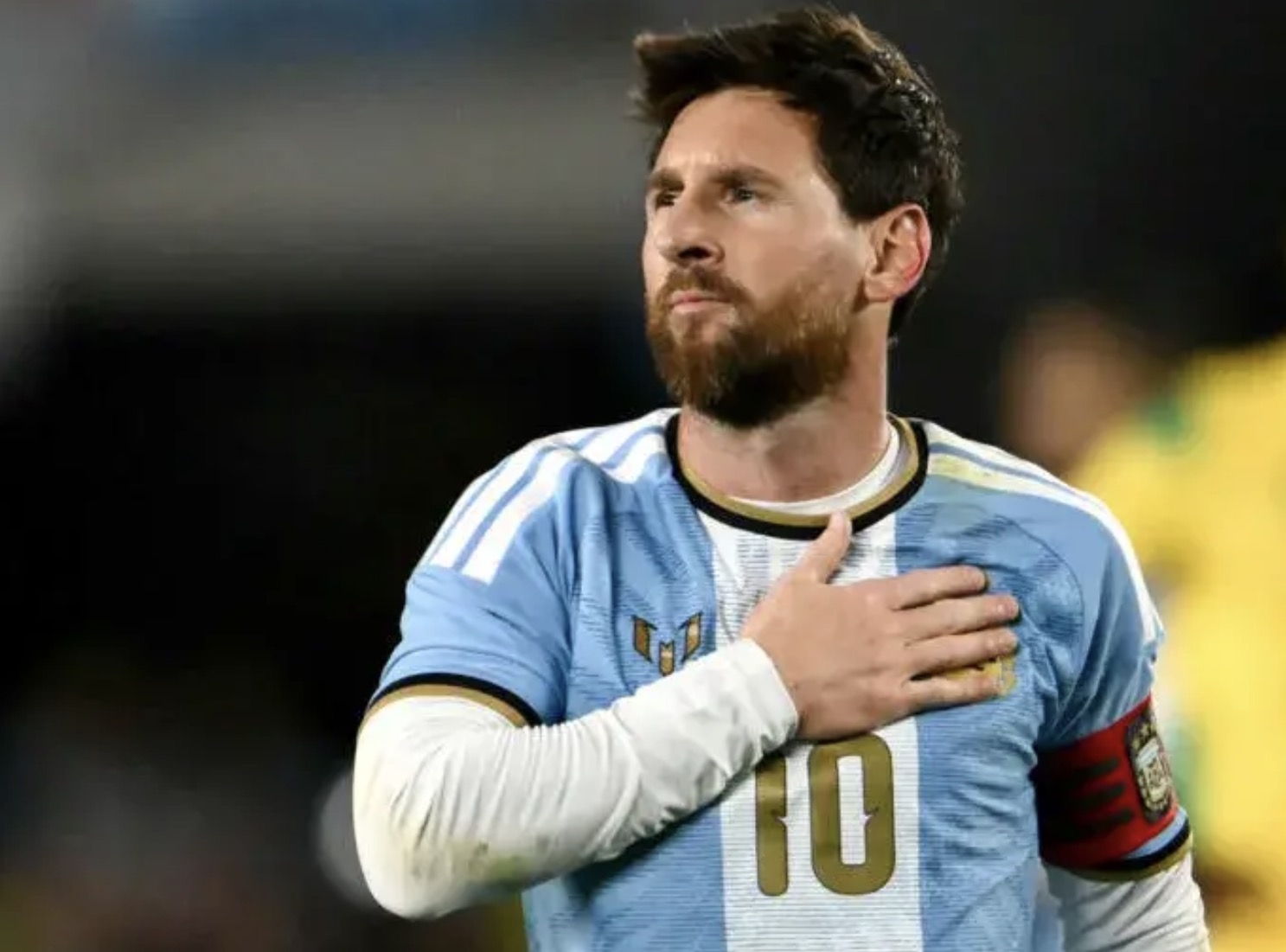 "Ya extraño vestir la celeste y blanca"