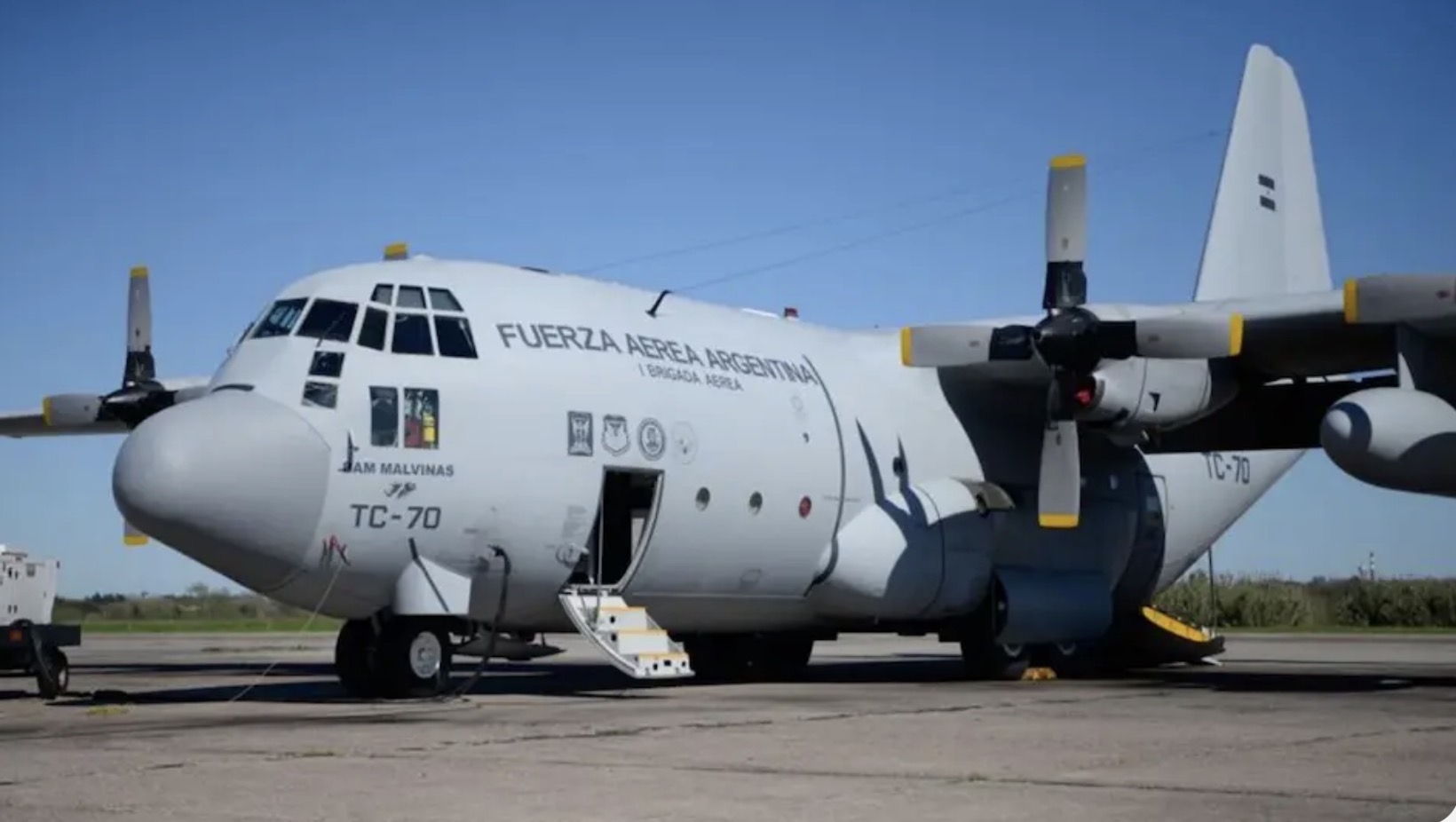 Argentina envía a Bolivia un avión Hércules con alimentos ante los bloqueos