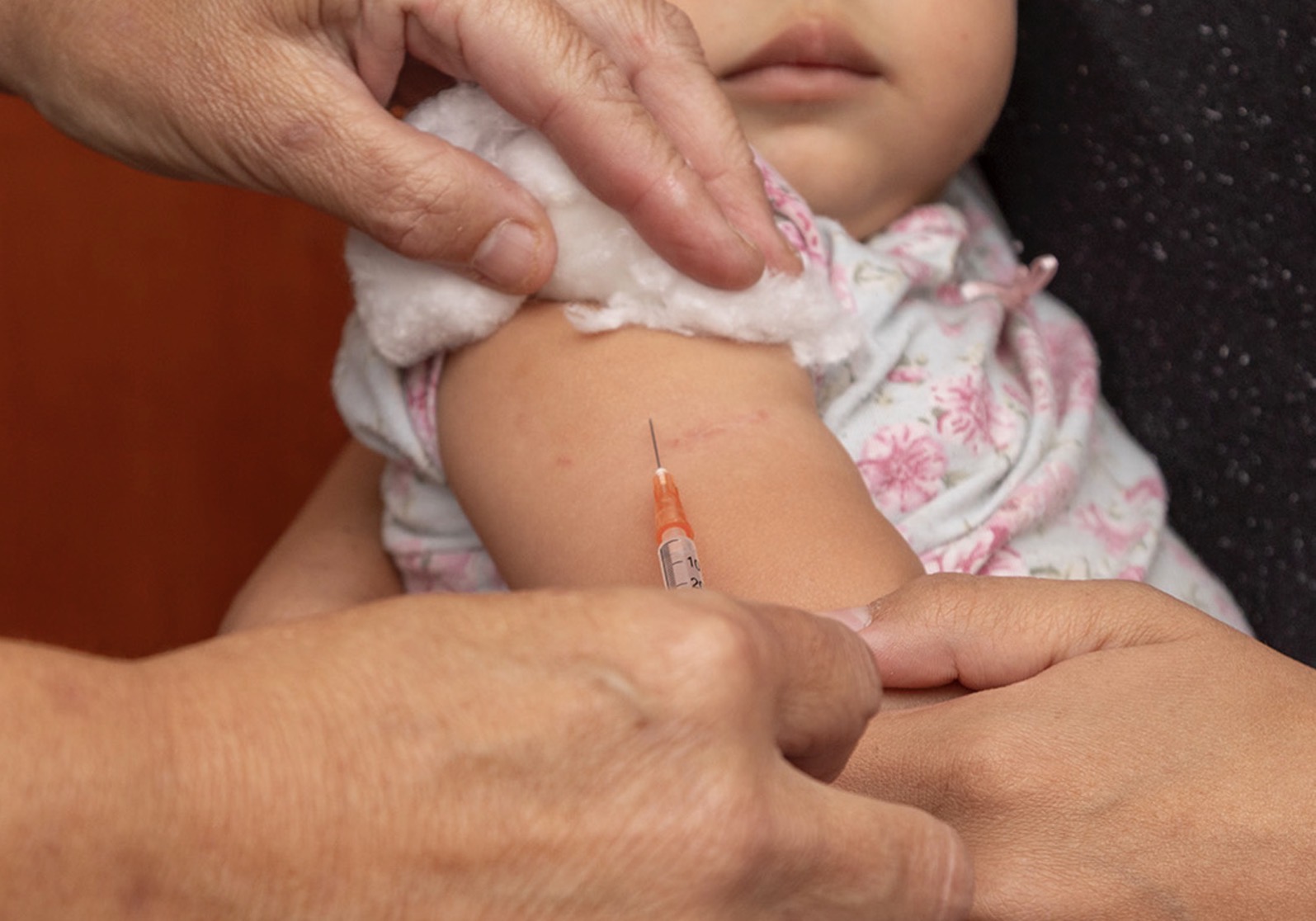 Desde 2026 se adelanta la segunda dosis de la vacuna triple viral a los 15 meses