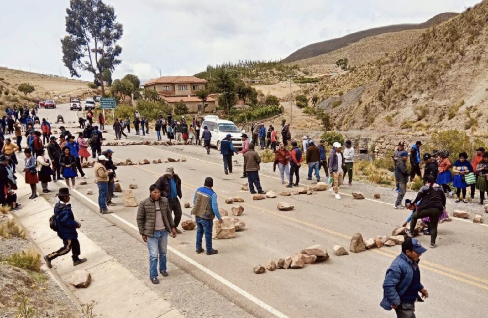 Fuertes movilizaciones desafían al gobierno de Rodrigo Paz en Bolivia
