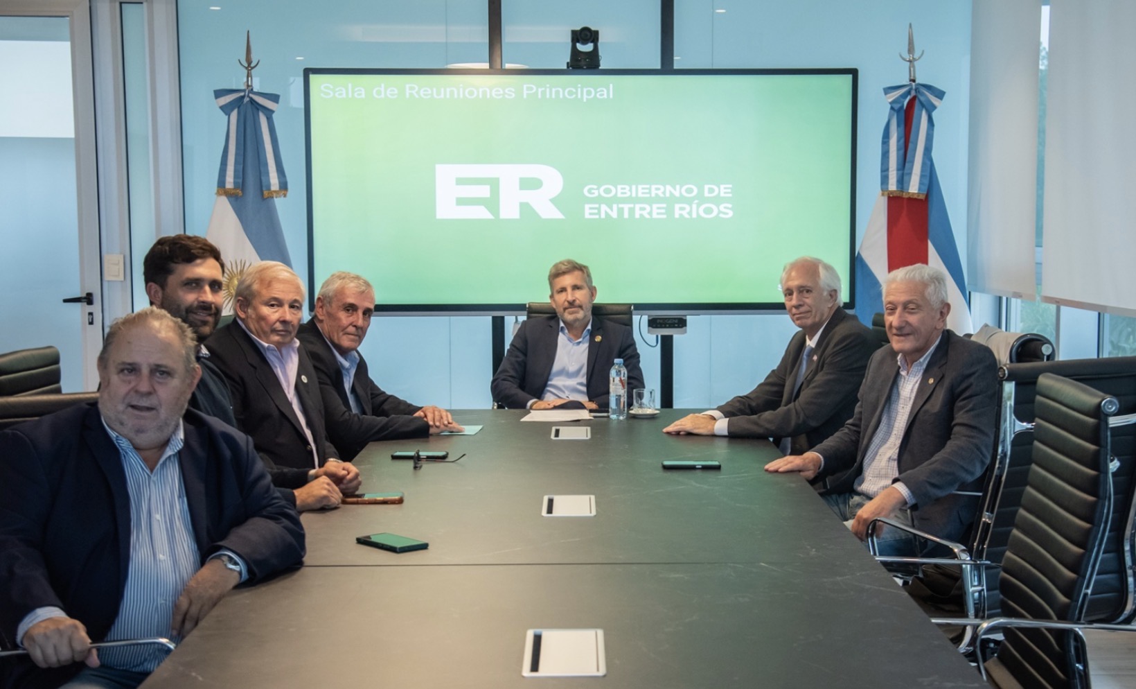 Frigerio se reunió con dirigentes de FARER