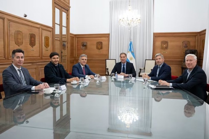 Santilli recibió a los gobernadores de la Región Centro
