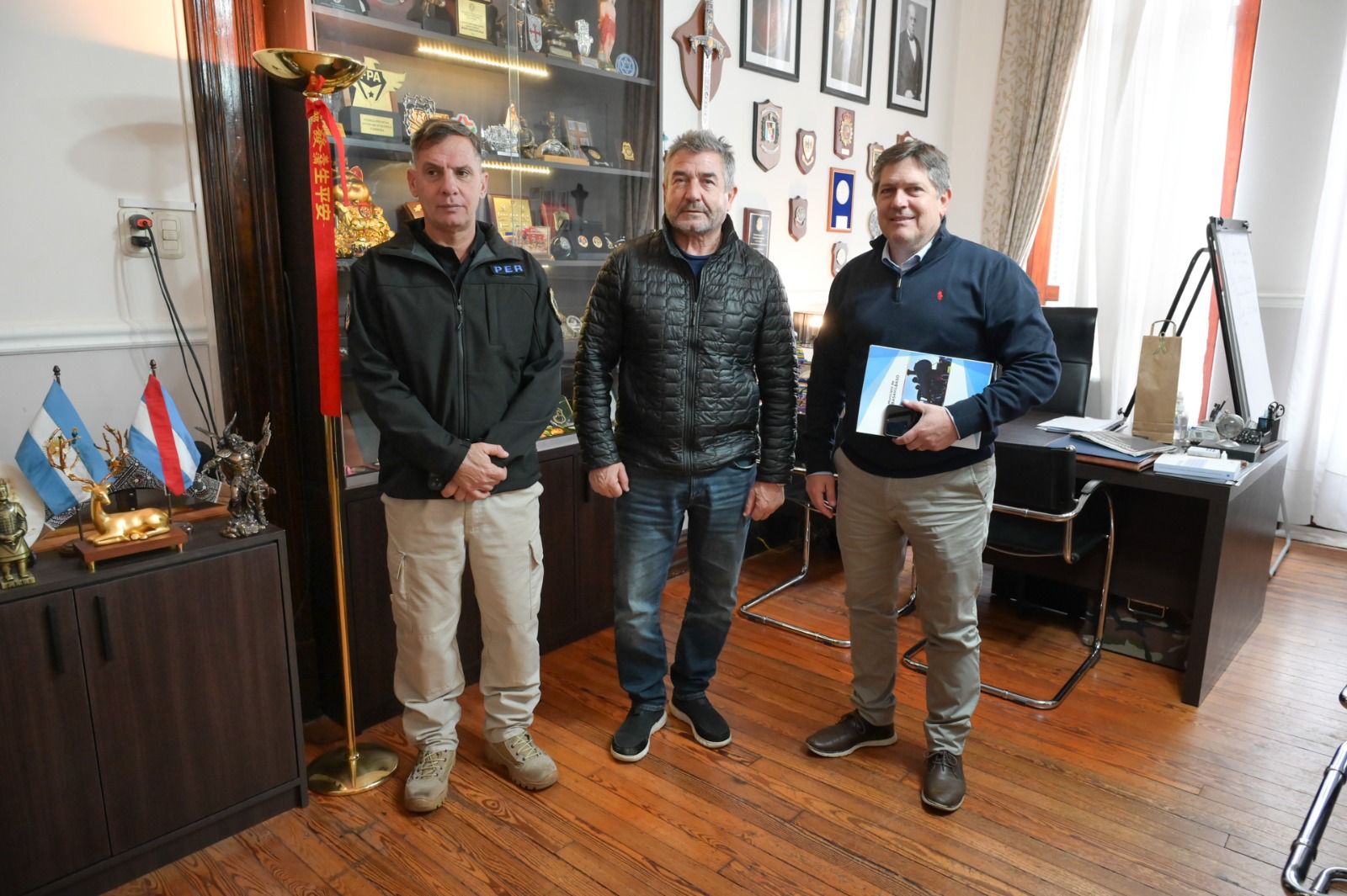 Besel fue recibido por el Ministro de Seguridad y el Jefe de Policía 