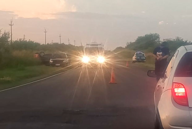  Ruta 20: automovilista intenta esquivar un pozo y vuelca