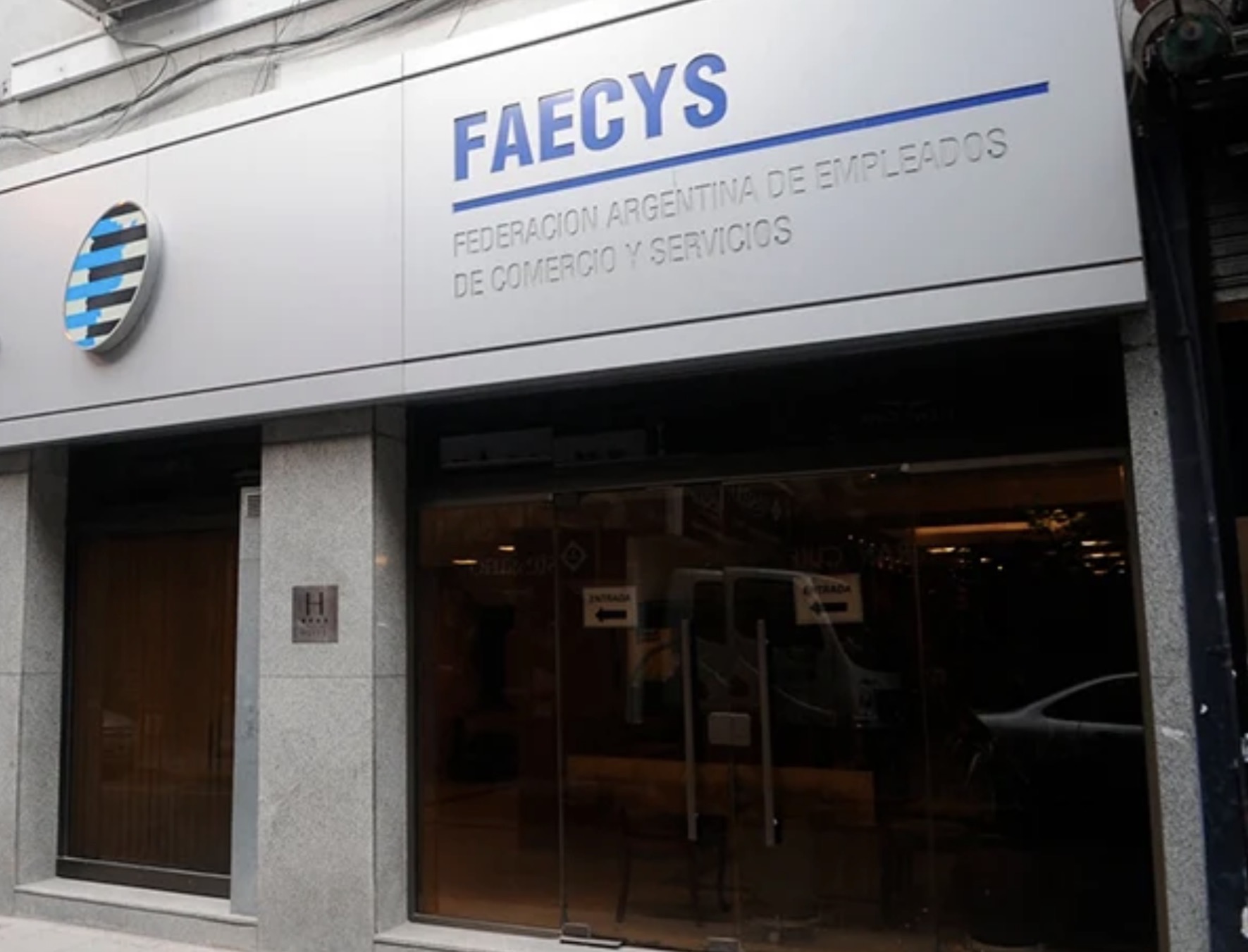 Los empleados de comercio acordaron una suma para los próximos meses