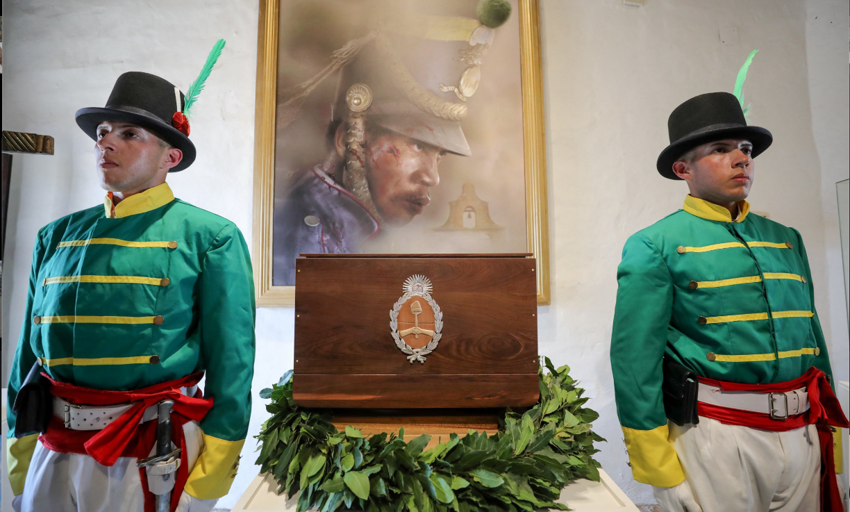 Los restos del Sargento Cabral regresaron a su ciudad natal
